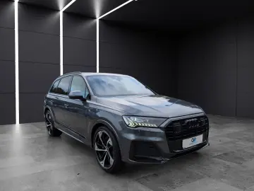 AUDI Q7 50 TDI S line