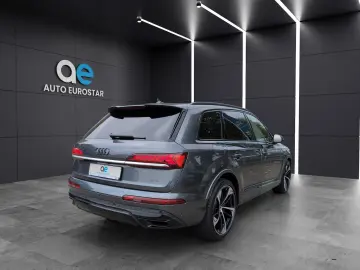 AUDI Q7 50 TDI S line