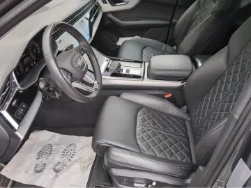 AUDI Q7 50 TDI S line