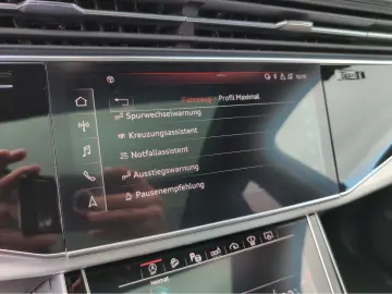 AUDI Q7 50 TDI S line