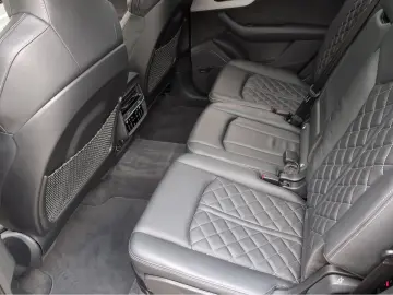 AUDI Q7 50 TDI S line