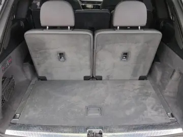 AUDI Q7 50 TDI S line