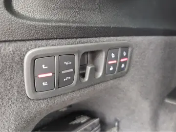 AUDI Q7 50 TDI S line