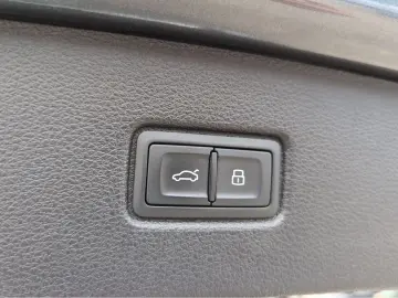 AUDI Q7 50 TDI S line