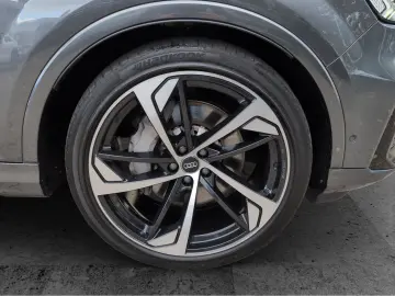 AUDI Q7 50 TDI S line