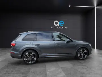AUDI Q7 50 TDI S line