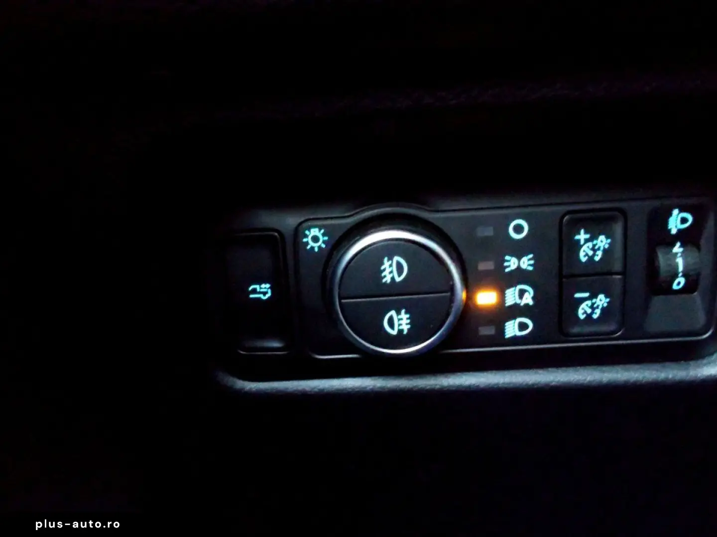 FORD Ranger Wildtrak DoKa Autom AWD AHK eROLLO 360 KA