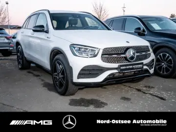 MERCEDES-BENZ GLC 300 e 4M AMG NIGHT NAVI LED SHZ AHK KAMERA