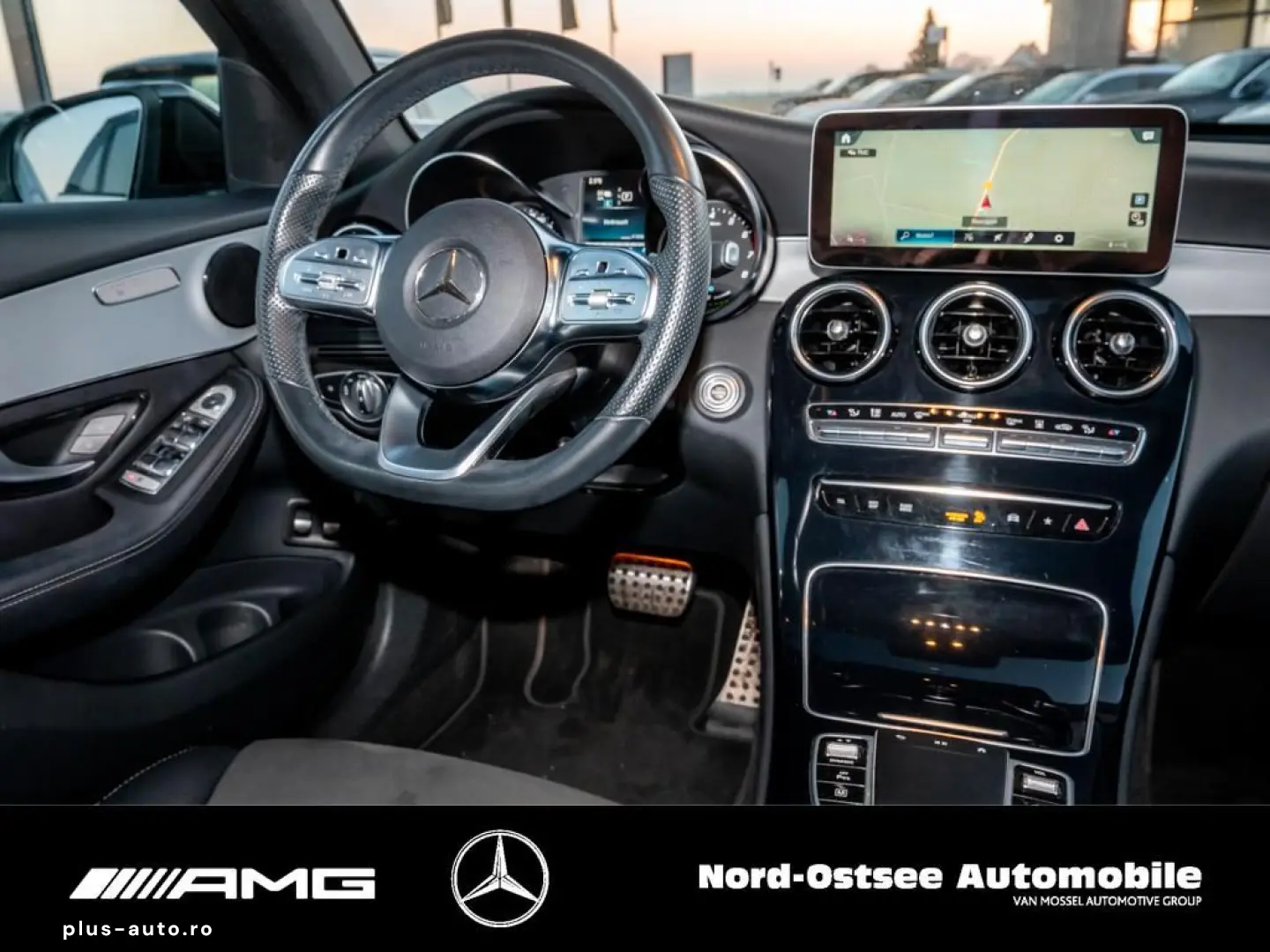 MERCEDES-BENZ GLC 300 e 4M AMG NIGHT NAVI LED SHZ AHK KAMERA