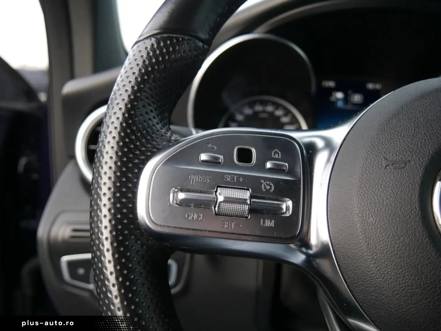 MERCEDES-BENZ GLC 300 e 4M AMG MBUX SHZ TEMP KAM KEY&hellip;