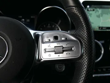MERCEDES-BENZ GLC 300 e 4M AMG MBUX SHZ TEMP KAM KEY&hellip;