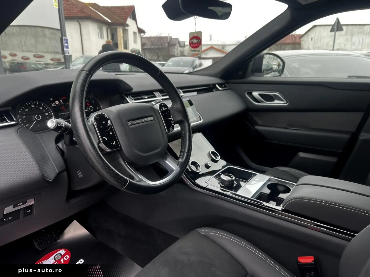 Land-Rover Range-Rover-Velar