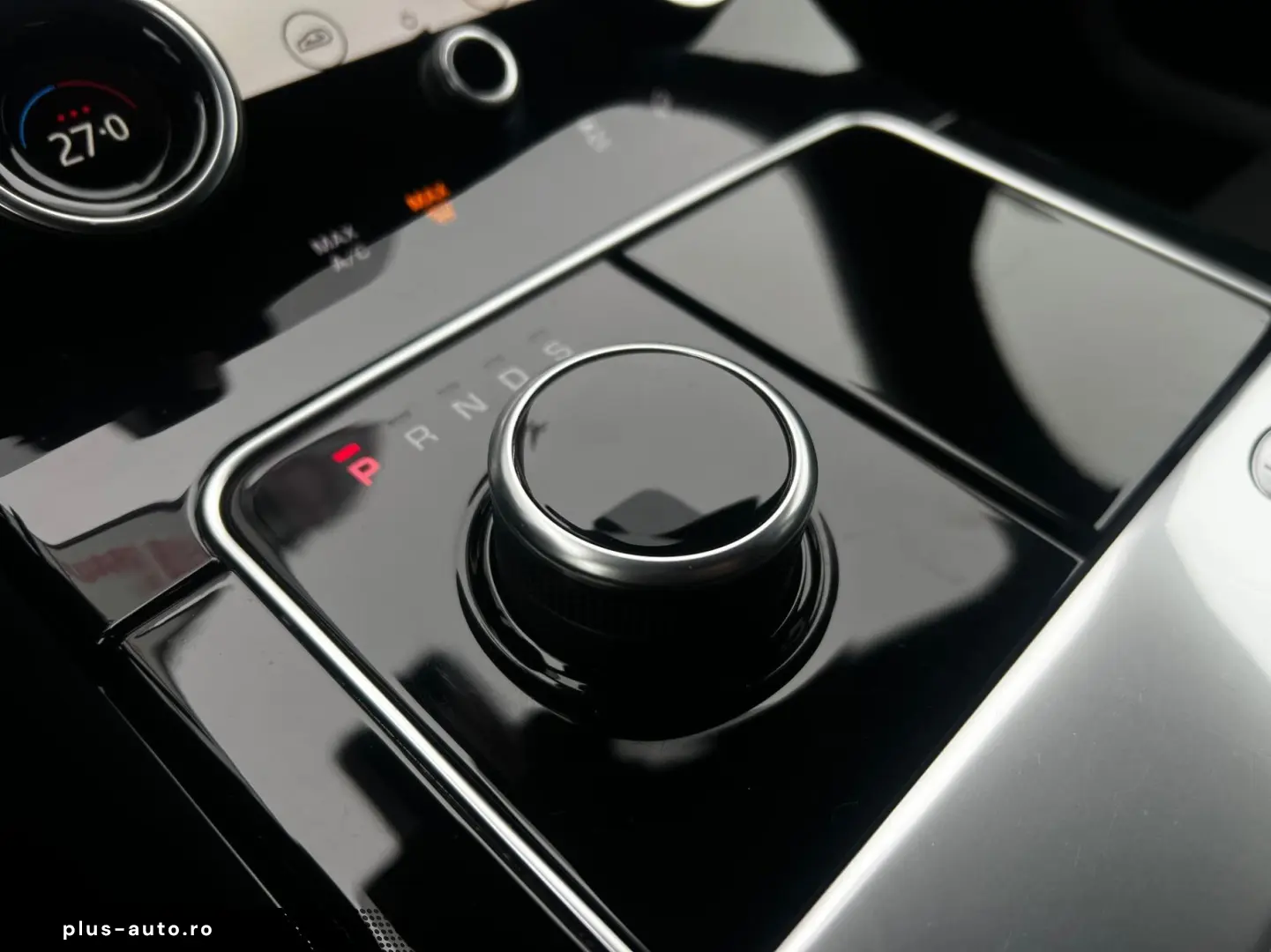 Land-Rover Range-Rover-Velar