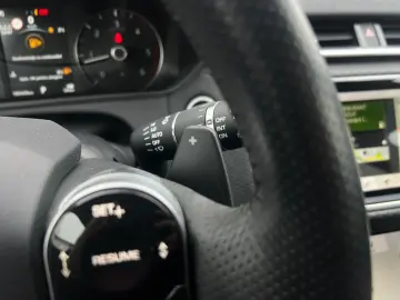 Land-Rover Range-Rover-Velar