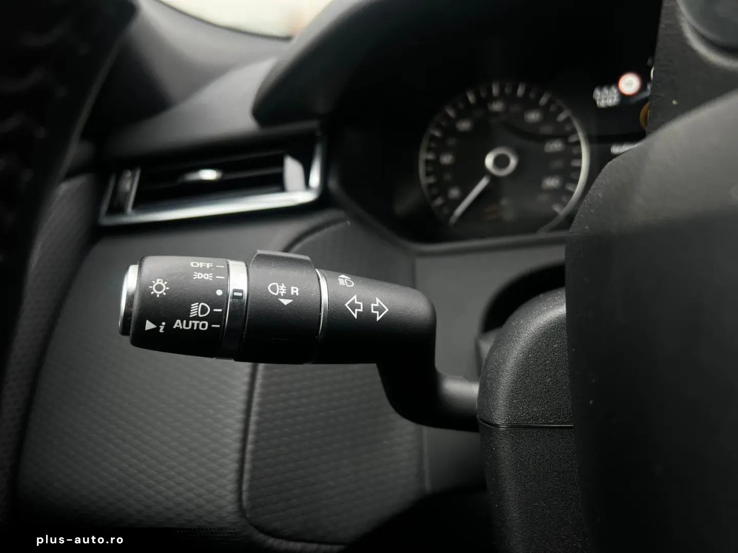 Land-Rover Range-Rover-Velar