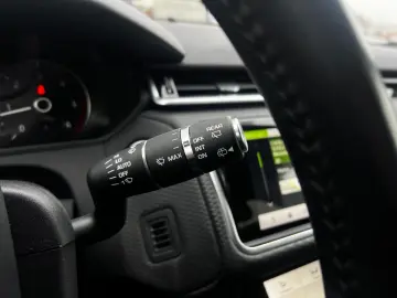 Land-Rover Range-Rover-Velar