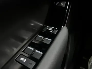 Land-Rover Range-Rover-Velar