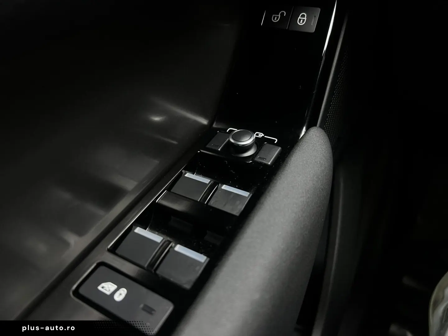 Land-Rover Range-Rover-Velar