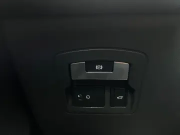 Land-Rover Range-Rover-Velar