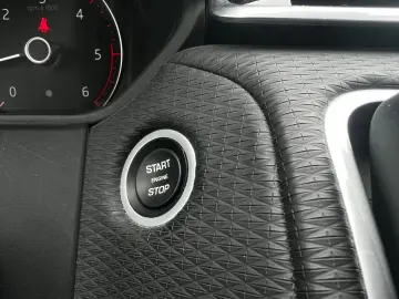 Land-Rover Range-Rover-Velar