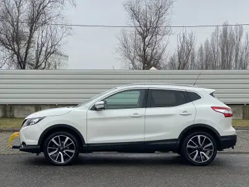 Nissan Qashqai  incalzire parbriz  inmatriculata  camera 360