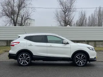 Nissan Qashqai  incalzire parbriz  inmatriculata  camera 360