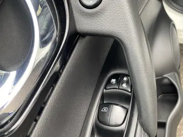 Nissan Qashqai  incalzire parbriz  inmatriculata  camera 360