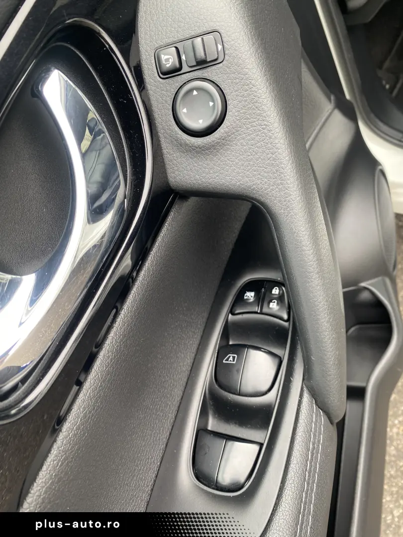 Nissan Qashqai  incalzire parbriz  inmatriculata  camera 360