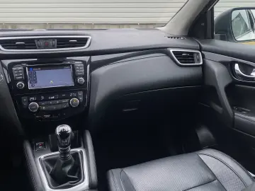 Nissan Qashqai  incalzire parbriz  inmatriculata  camera 360