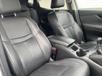 Nissan Qashqai  incalzire parbriz  inmatriculata  camera 360