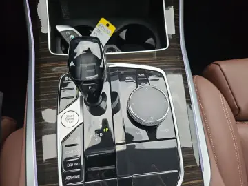 BMW X5 xDrive40i Leder Vernasca AHK LED DAB ePGSD