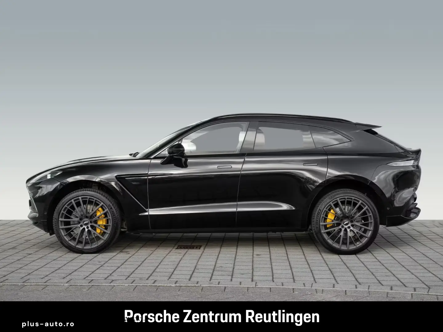Aston Martin DBX