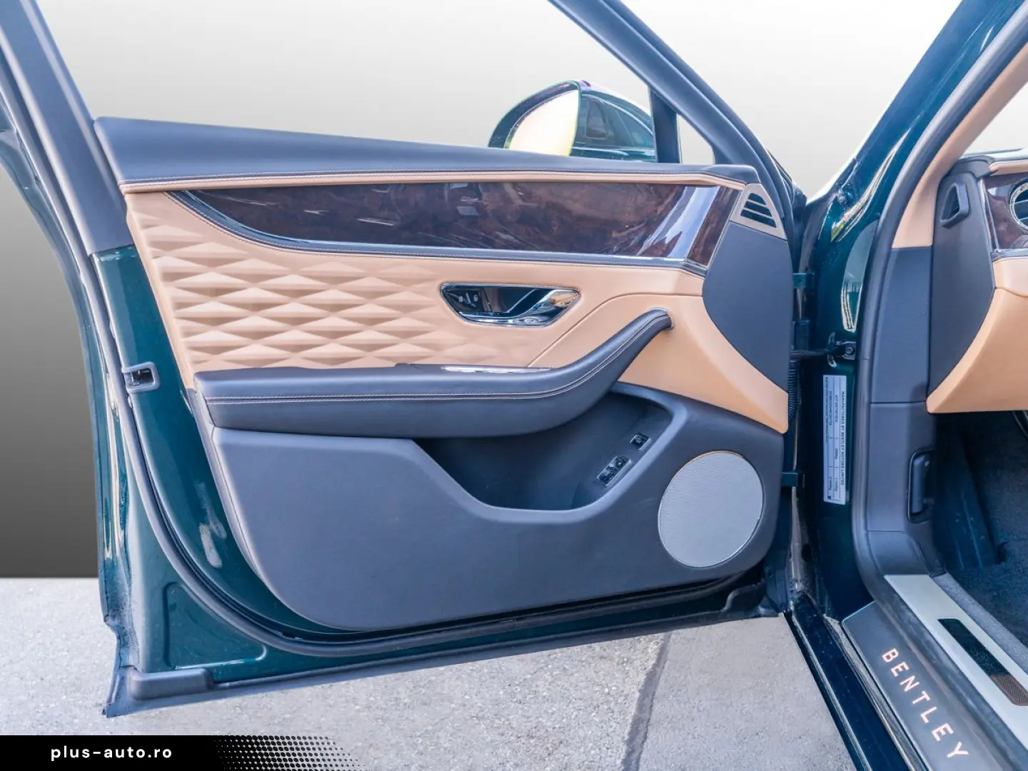 BENTLEY Flying Spur V8   Bentley Nürnberg