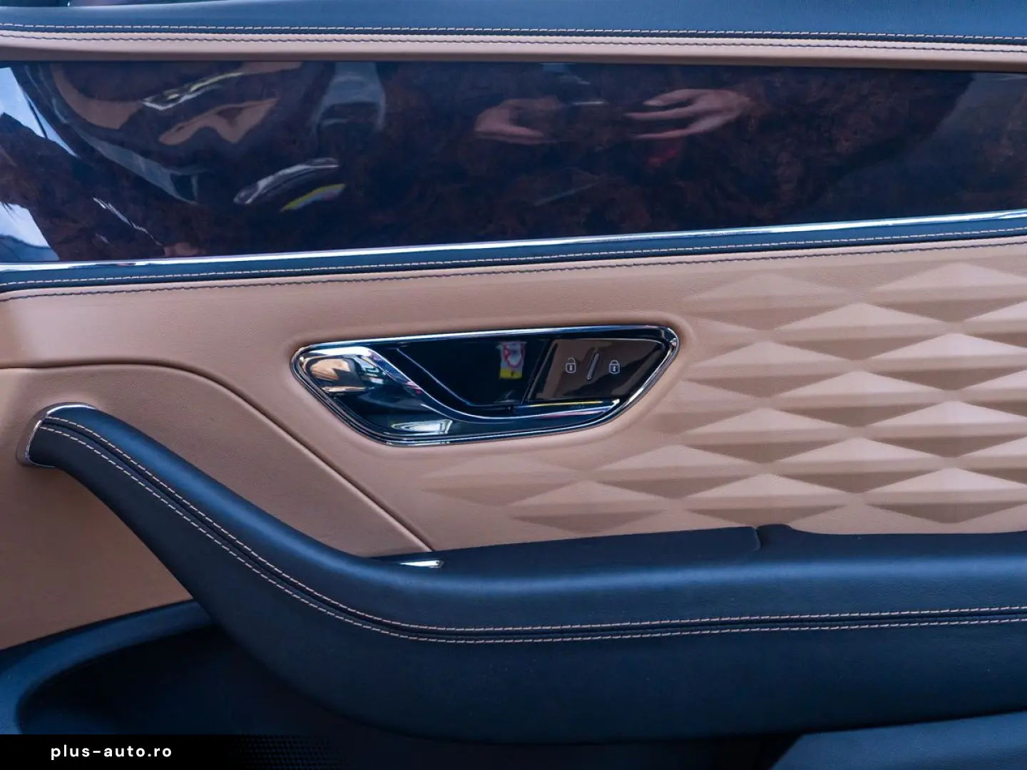 BENTLEY Flying Spur V8   Bentley Nürnberg