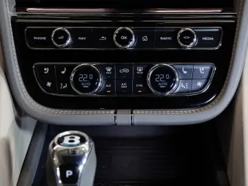 BENTLEY Bentayga V8 S 4WD MASS 360 ST-HT VENT