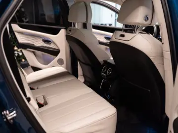 BENTLEY Bentayga 4.0 V8 Azure 4WD Autom.