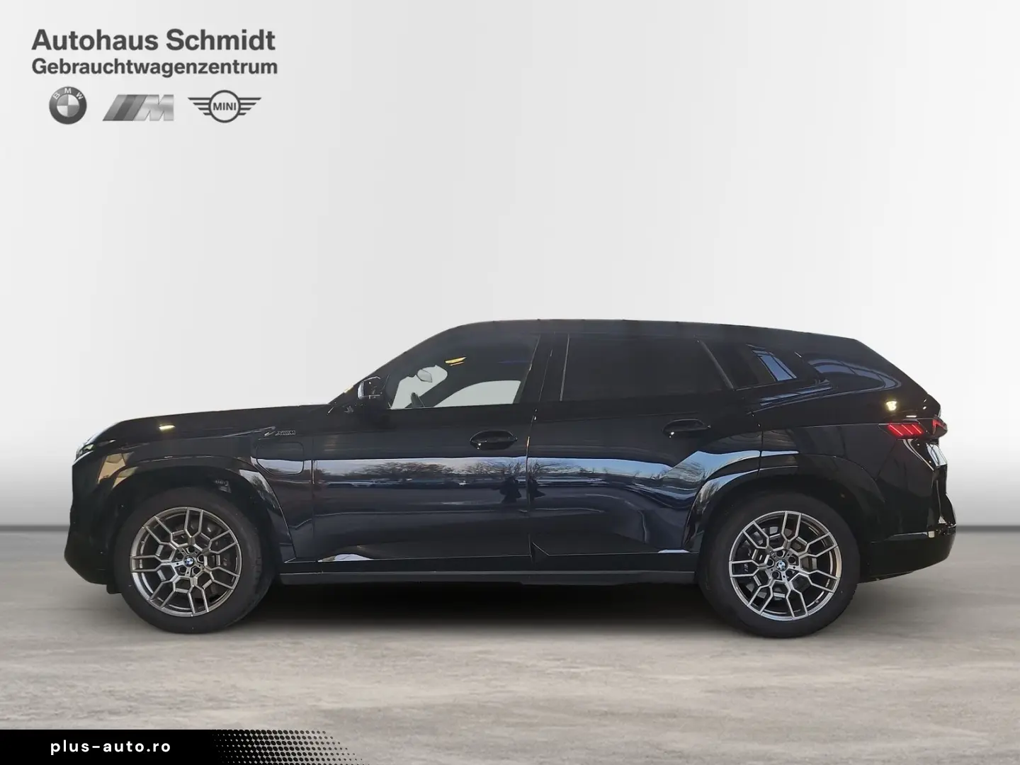 BMW XM 50e  AHK H K HUD IconicGlow Au