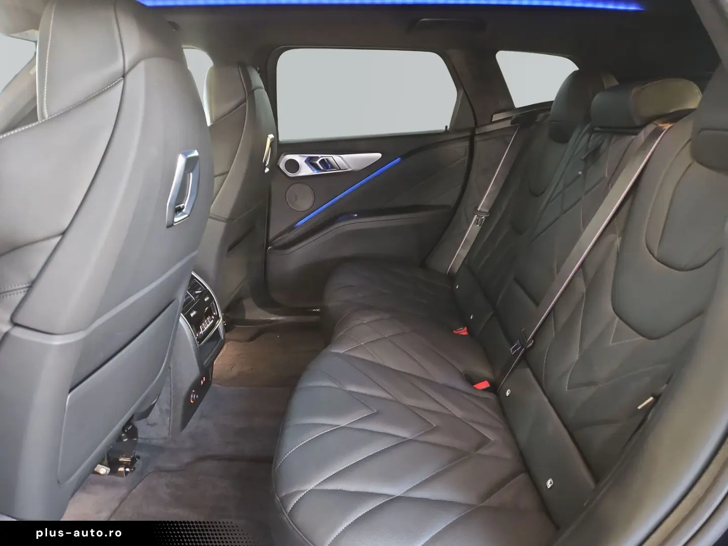 BMW XM 50e  AHK H K HUD IconicGlow Au