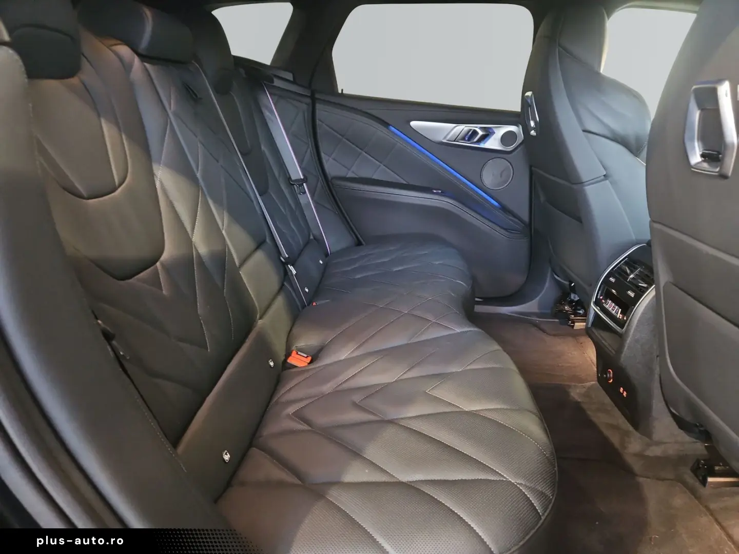 BMW XM 50e  AHK H K HUD IconicGlow Au