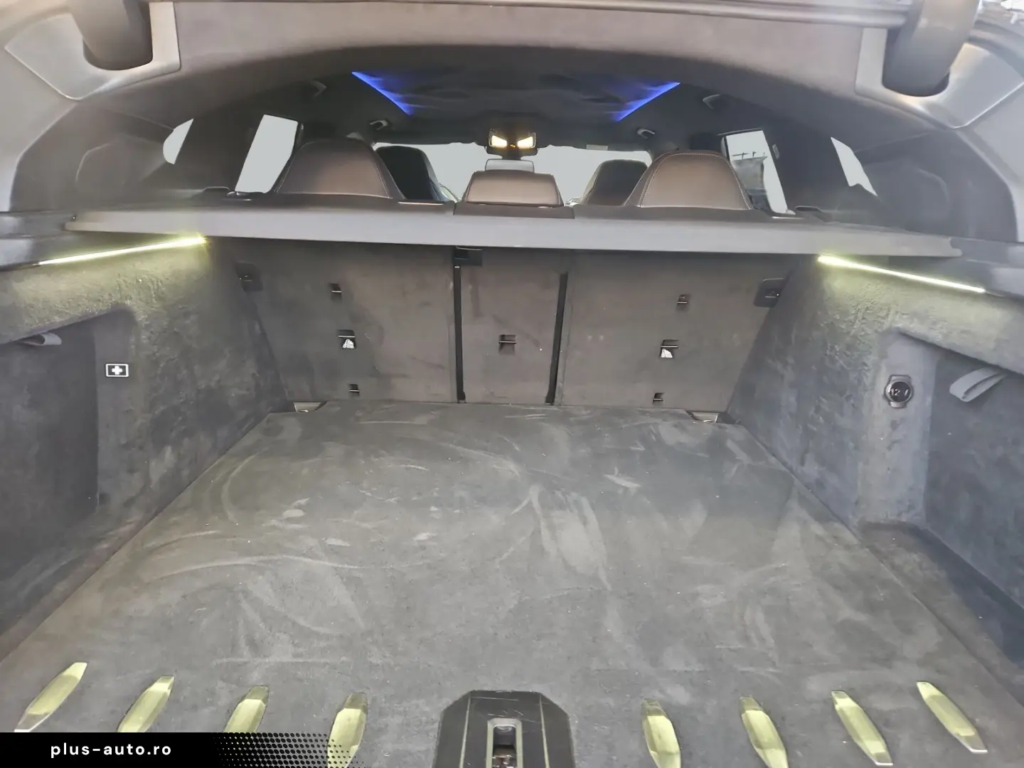 BMW XM 50e  AHK H K HUD IconicGlow Au