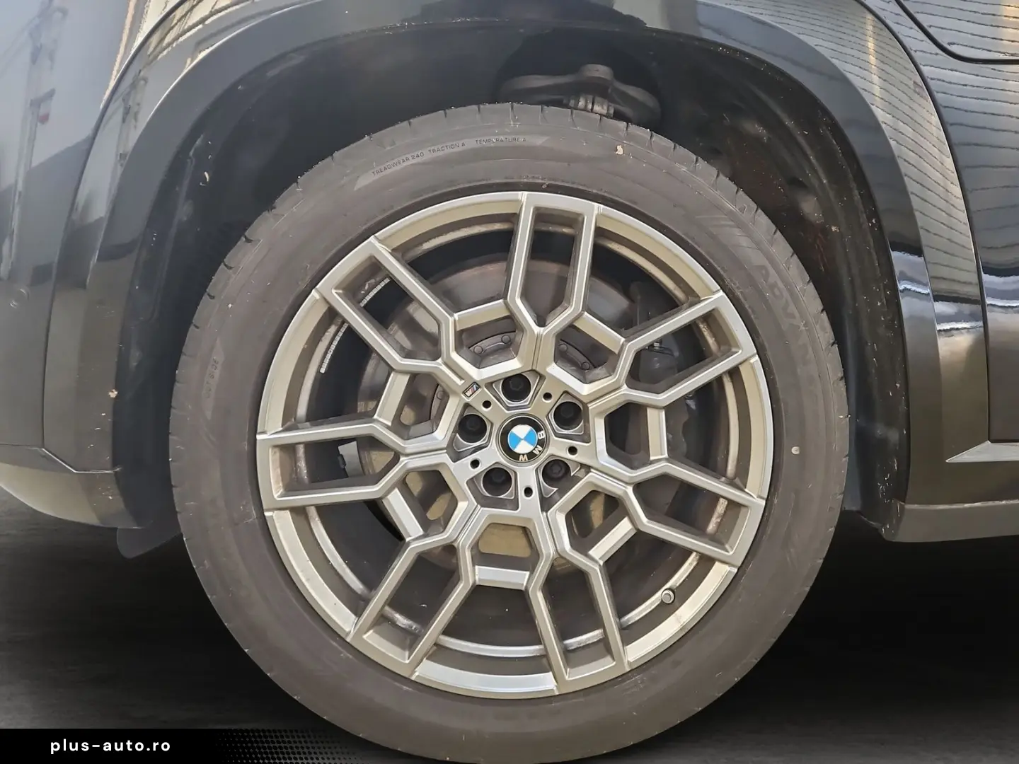 BMW XM 50e  AHK H K HUD IconicGlow Au