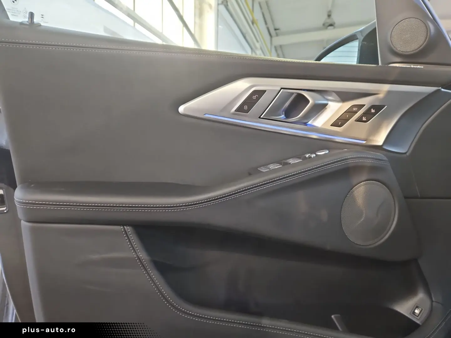 BMW XM 50e  AHK H K HUD IconicGlow Au