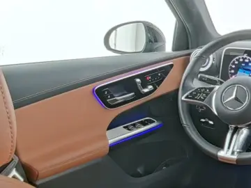 MERCEDES-BENZ GLC 200 4M COUPE Panorama Sitzlüftung Memory