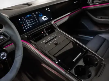 Porsche Panamera 4 InnoDrive Beifahrerdisplay 4-Zonen-Klima