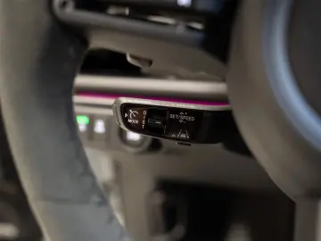 Porsche Panamera 4 InnoDrive Beifahrerdisplay 4-Zonen-Klima