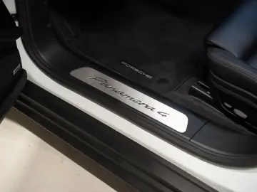 Porsche Panamera 4 InnoDrive Beifahrerdisplay 4-Zonen-Klima