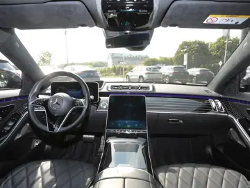 MERCEDES-BENZ S 450 e Limousine lang AMG Night Panorama 360