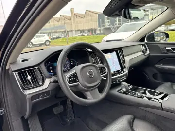 Volvo S60 Plus Dark Recharge Plug-In Hybrid AWD