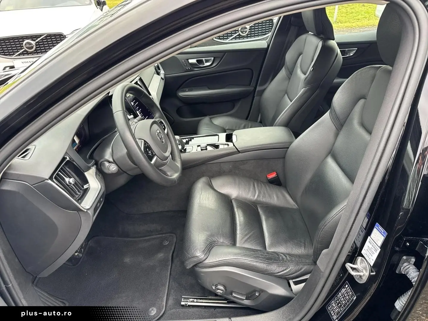 Volvo S60 Plus Dark Recharge Plug-In Hybrid AWD