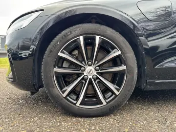 Volvo S60 Plus Dark Recharge Plug-In Hybrid AWD